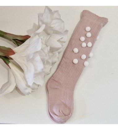 Rankų darbo šventinės kojinytės. Spalva sendinta rožė su baltais pūkučiais-burbuliukais