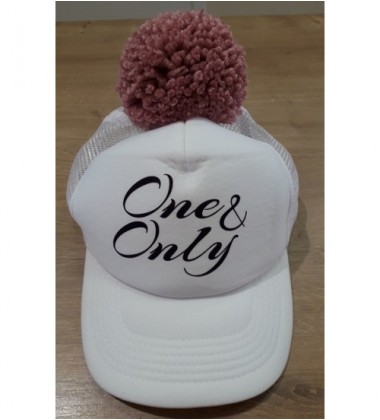 Nelaland kepurytė "One & Only '' su rožiniu bumbulu. Spalva balta