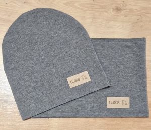 Tuss vaikiškas komplektukas (kepuraitė + movas). Spalva pilka