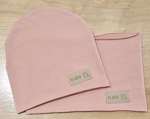 Tuss vaikiškas komplektukas (kepuraitė + movas). Spalva šviesiai rožinė